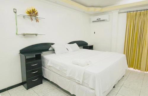 Riverfront Retreat Prime Location Apartment with Stunning Views of the RioNegro - Foto 3