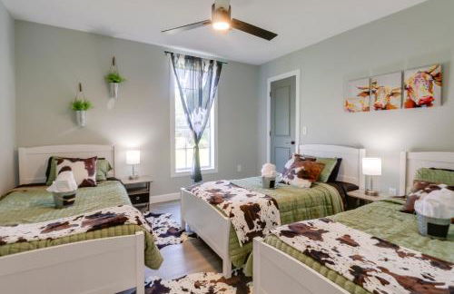 Spacious Yard, Games and Fire Pit Grove Home Rental - Foto 25