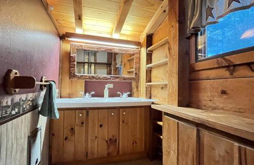 Cozy House 10 Min To Lake George - Foto 38