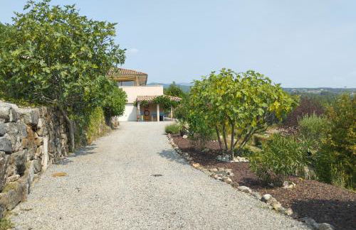 gite dans une maison en rez-de-chaussée avec piscine - Foto 8