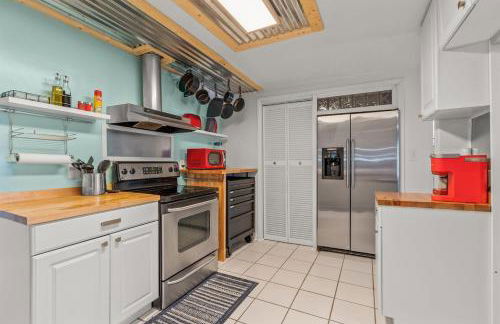 Upscale Modern Home with perfect triad location - Photo 27