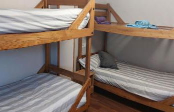 Peña del viento a pie de pistas estación San Isidro - Foto 8