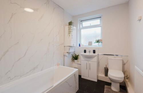 Free parking, late check out CoOp Live Etihad Stadium 3-bed house - Foto 24