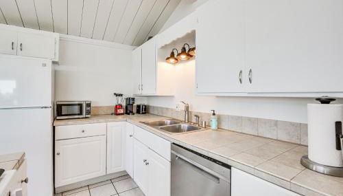 3 Mi to Balboa Park Water-View Condo with Balcony - Foto 2