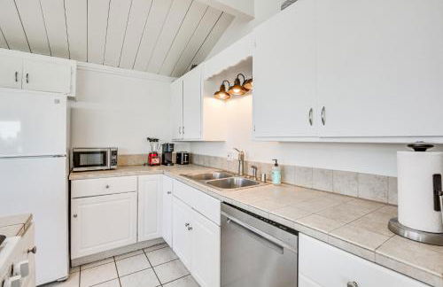 3 Mi to Balboa Park Water-View Condo with Balcony - Foto 2