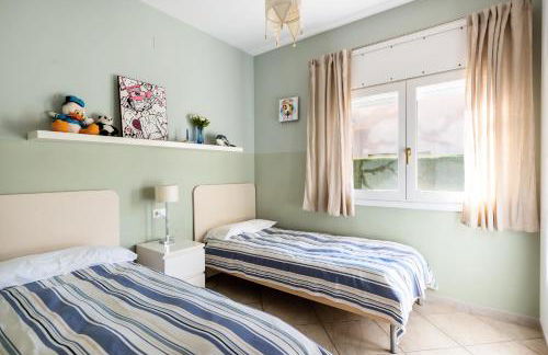 Villa Familiar c/Piscina + Wifi y Parking Gratis by Sunset Rentals (Bonmont) - Foto 19