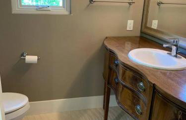 25-Bed, Amenity-Rich Estate in a Private Forest - Foto 28