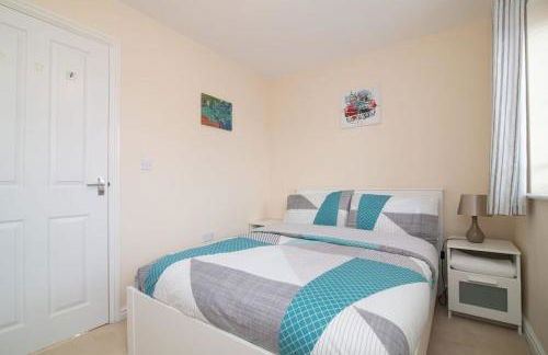 Quiet Two Bedroom House Driveway Parking & Garden - Foto 10