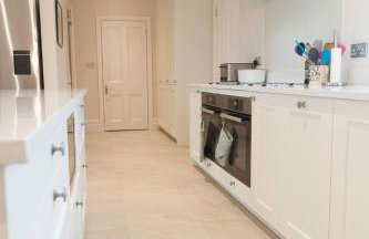 Ultimate Coastal Luxury - 5 Bed, Spacious, Parking, Hot Tub - Foto 55