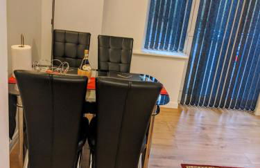 Oaklawn Apartment - Sleeps 4 Parking & Garden - Photo 71