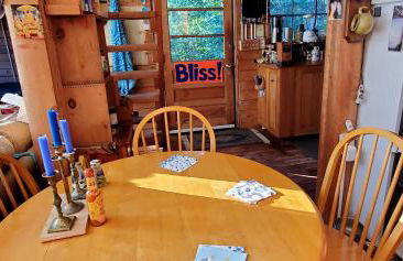 Eco-Friendly Peaceful Cabin with Lofted Interior and Water Views in Maine - Foto 3