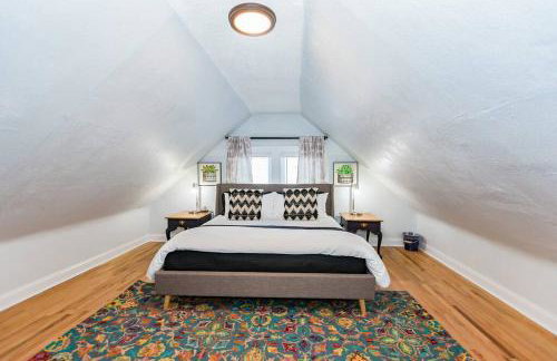 Modern Comfort in Historic Charm: 4BR KC Retreat - Foto 15