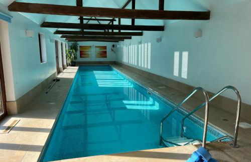 The Clock Tower & Dairy - Two x 2 Bed Barns with Indoor Pool - Photo 4