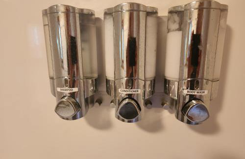 Spacious 5 Bedroom Cabin with Riverview & Black Lake Access - Foto 43