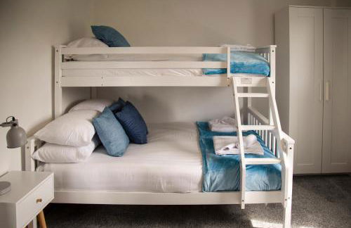 Oak House - sleeps 10 with Bar & Games room - Foto 29