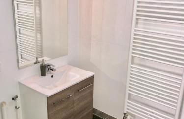 LeT2 Appartement Moderne avec Terrasse et Parking - Foto 17