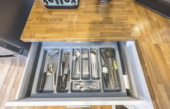 The Lake Hub - Photo 7