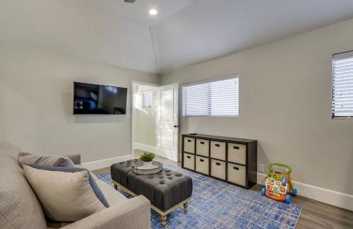 5 Bedroom plus loft room, 3 Bath home - Photo 12