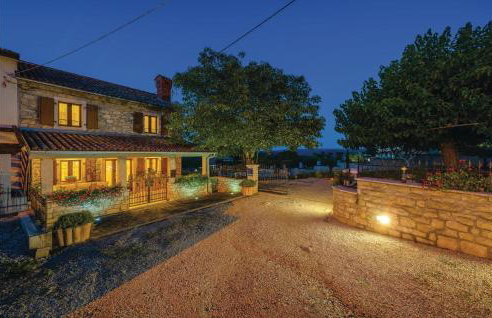 Four-Bedroom Apartment In Nova Vas - Foto 25