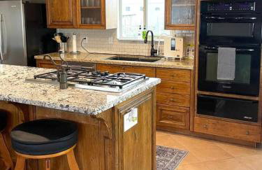 2 whole houses, Fire pit, Game room, feel at home. - Foto 10