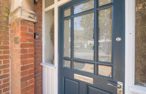 Modern 4-Bedroom Detached Home in Central Cambridge with Parking - Foto 46