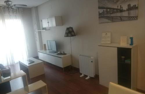 ACOGEDOR APARMENTO JUNTO AL CENTRO - Foto 7