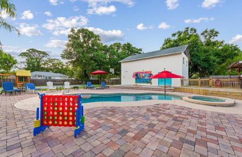 Tropical Oasis- Pickleball, Pool, Hot Tub- 15 min to beach - Photo 26