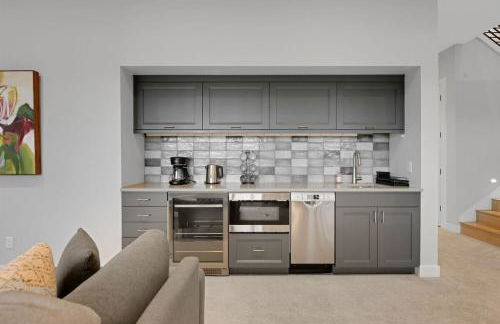 4BR 4BA Modern Lakefront Lodge - Foto 32