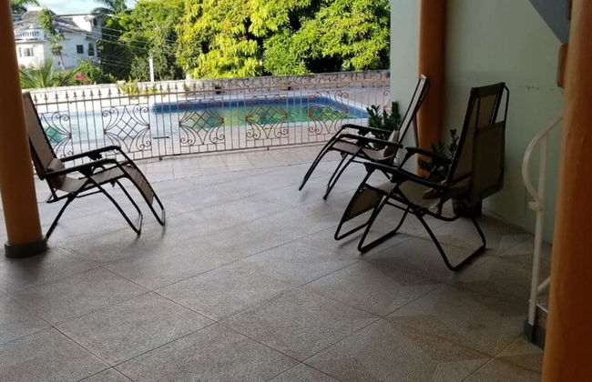 Holiday House Second floor Ste - Photo 57