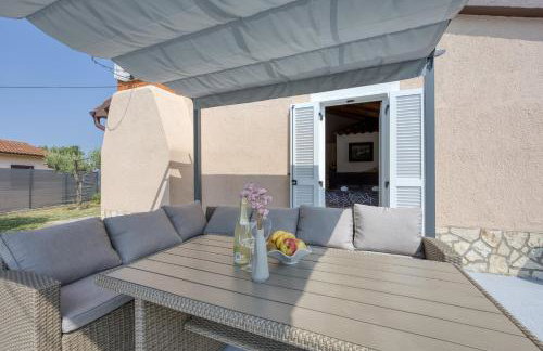 Romantic Studio Apartment with Private Pool - Foto 5