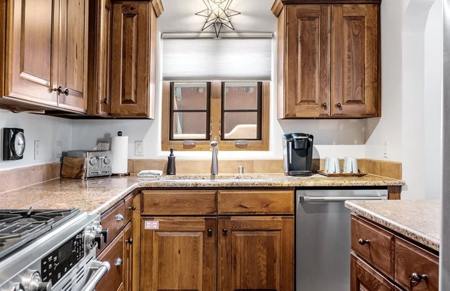 Casa O'keeffe - Five-minute Walk to The Plaza, Quiet Neighborhood, Comfort and Convenience - Foto 9