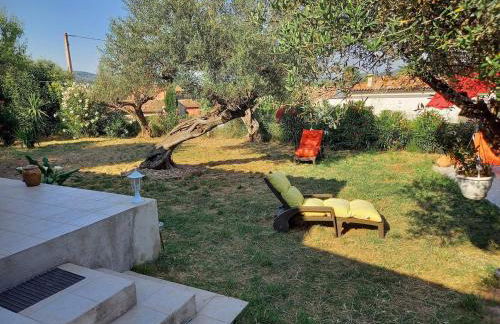 Provencal villa with pool, 1500m2 grounds - Foto 17