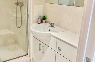 VIPAbodes at Woking Central - Photo 26