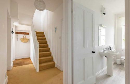 Seaside Holiday Cottage Near Beach - Foto 20