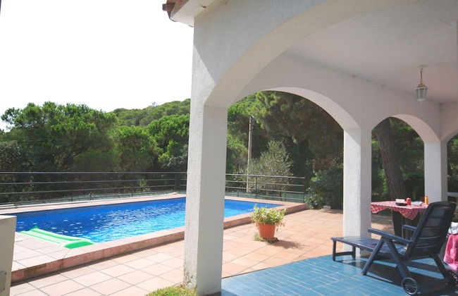 Peaceful Villa in Canyelles With Swimming Pool - Foto 7