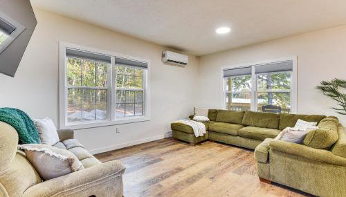 Lake-View Home in Statham with On-Site Fishing - Foto 4