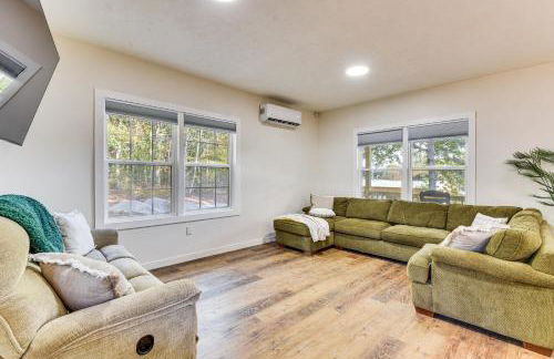 Lake-View Home in Statham with On-Site Fishing - Foto 4