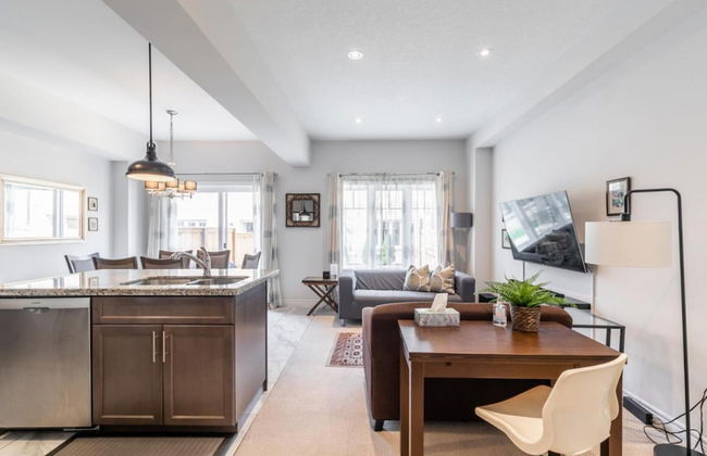 Modern Lakeshore 3BR 3BA TH Free Parking BBQ - Foto 7