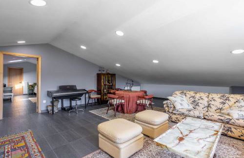 LE LLAR casa con 2 PISCINAS 1 CLIMATIZADA INTERIOR muy cerca de Santiago de Compostela - Foto 19