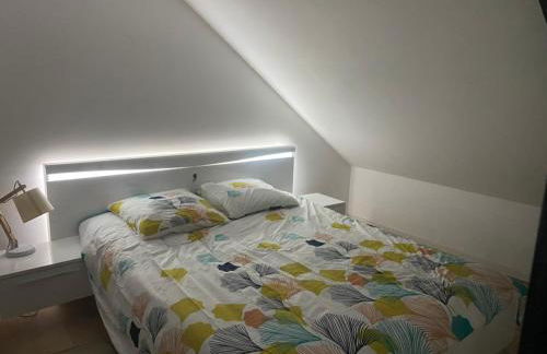 Appartement Atypique- Esprit Atelier Loft - parking privé - Wifi - vidéo - Foto 5