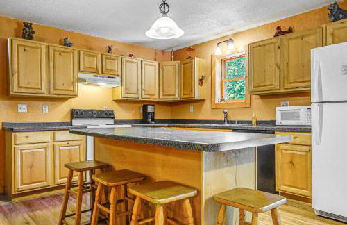 Peaceful Wautoma Retreat with Deck on 10 Acres! - Foto 8