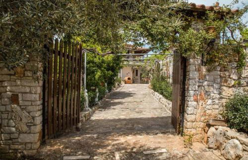 PONTINOS OLD HOUSE - Photo 6