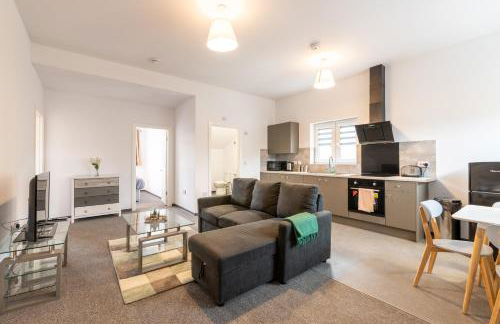 The Eldern - Spacious, Netflix, free Parking, close to A1 - Photo 1