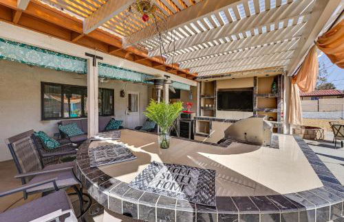 Spacious Apple Valley Home with Pool and Yard! - Foto 2