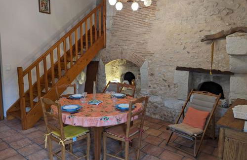 Gîte de Charme avec WiFi et Animaux Admis - FR-1-653-42 - Foto 12
