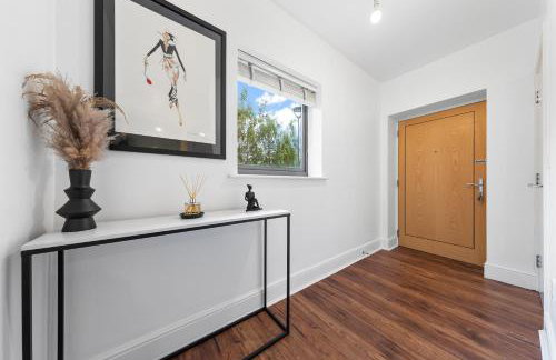 Modern 2 Bedroom Apartment in Uxbridge London free parking - Photo 7