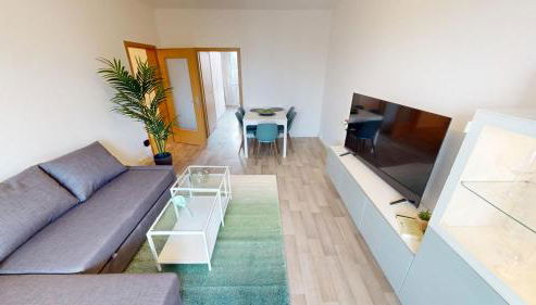 Moderner Plattenbaucharme mit WLAN - Foto 3