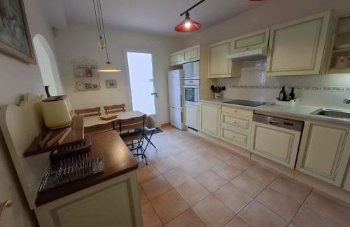 Villa Nicole avec piscine & jardin privés, parking dans le cœur du Luberon, proche Gordes, Roussillon, Goult, Bonnieux - Foto 15