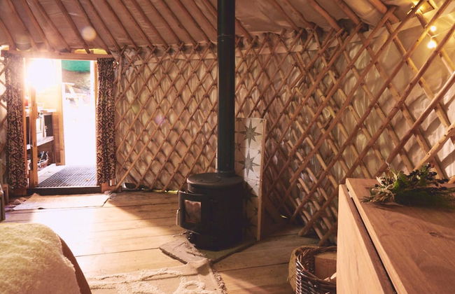 Mushroom Yurt set in 4 Acres of Woodland and Lakes - Foto 7