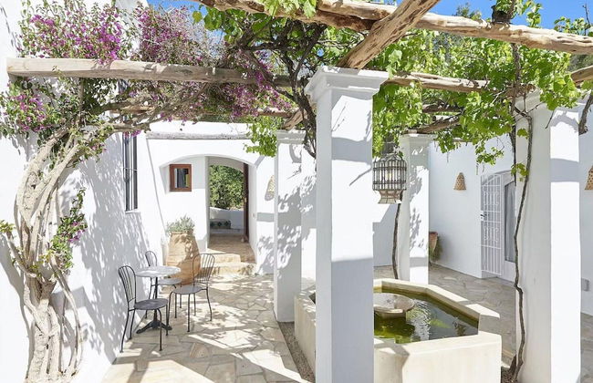 Hillside Villa With Sea-views - Photo 39